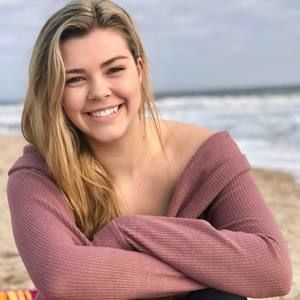 Meet your Posher, Caitlyn